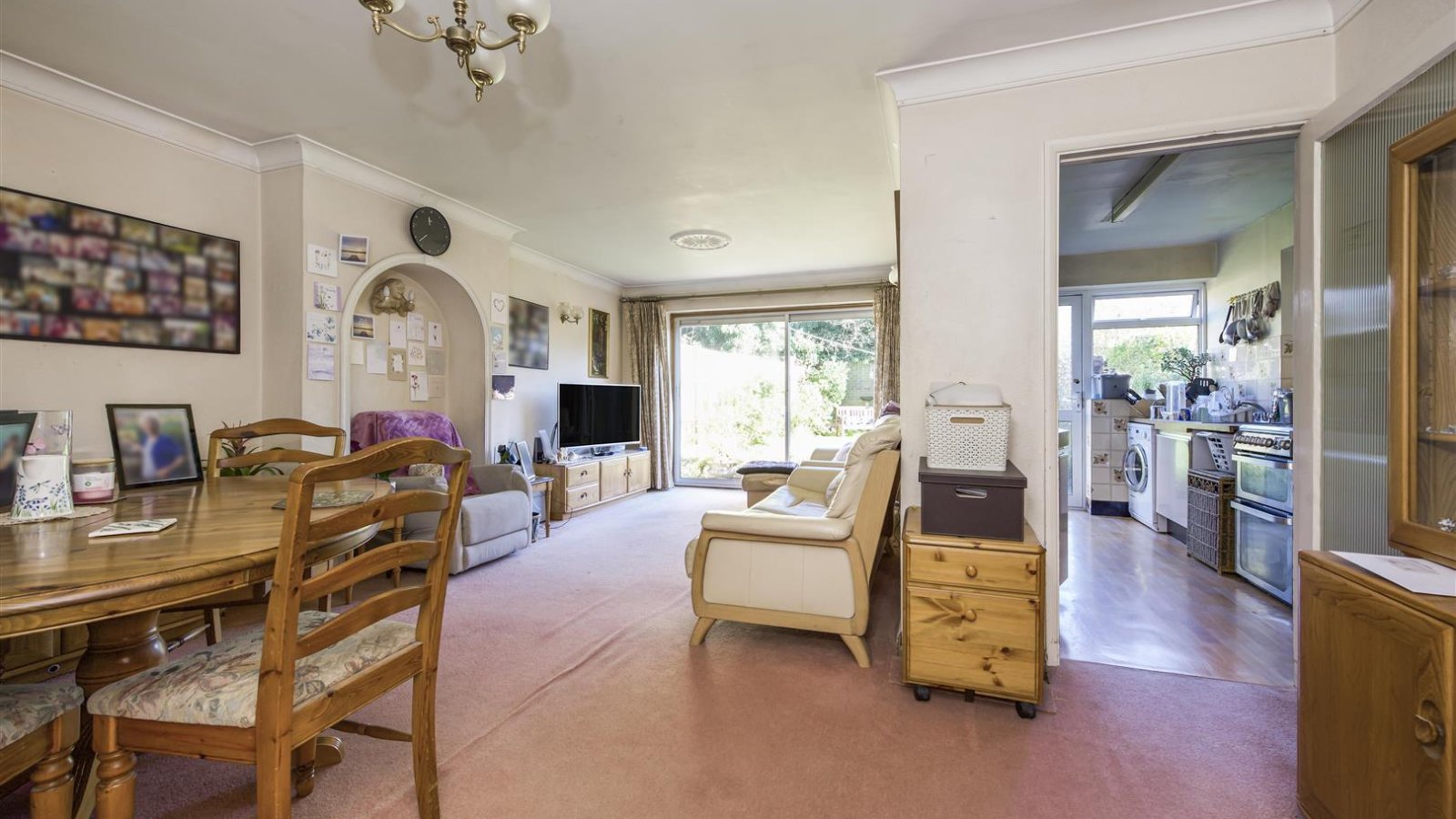 4 bedroom property for sale in Andover Close, Uxbridge £545,000