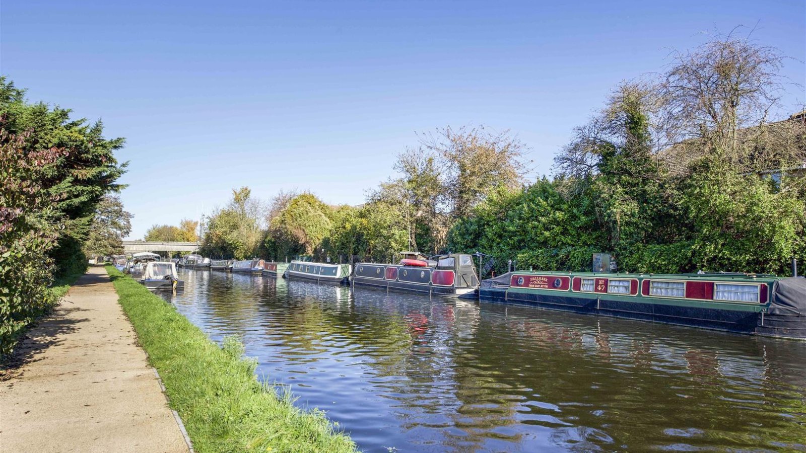 4 bedroom property for sale in Andover Close, Uxbridge £545,000