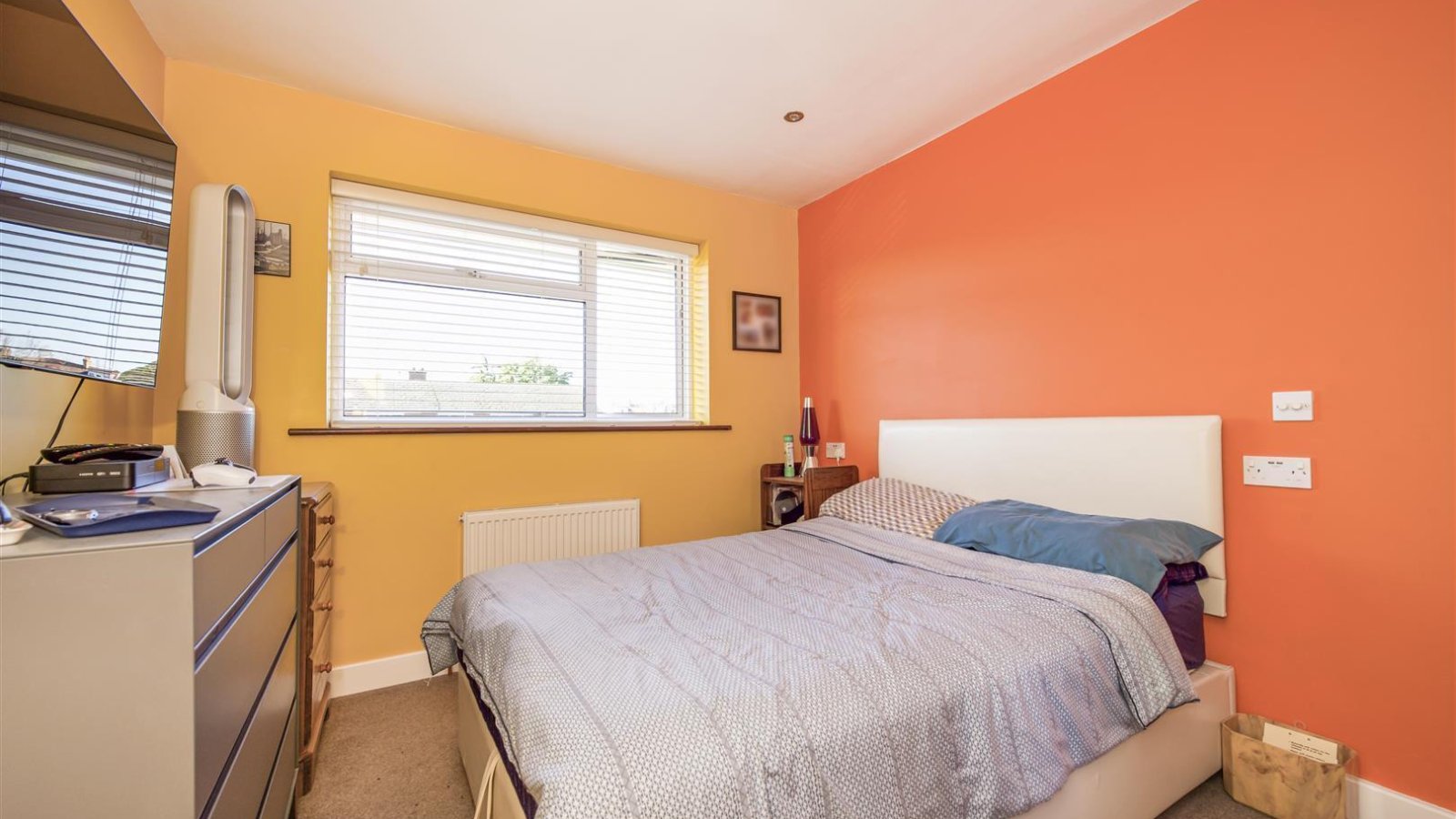 4 bedroom property for sale in Andover Close, Uxbridge £545,000