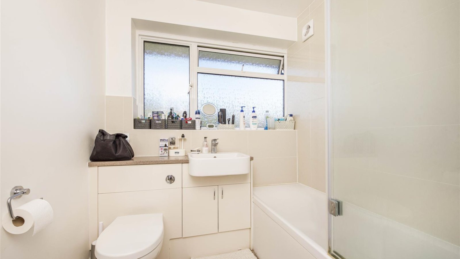 4 bedroom property for sale in Andover Close, Uxbridge £545,000