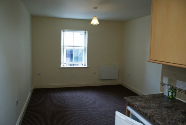 Commercial Road, Triangle Image 5