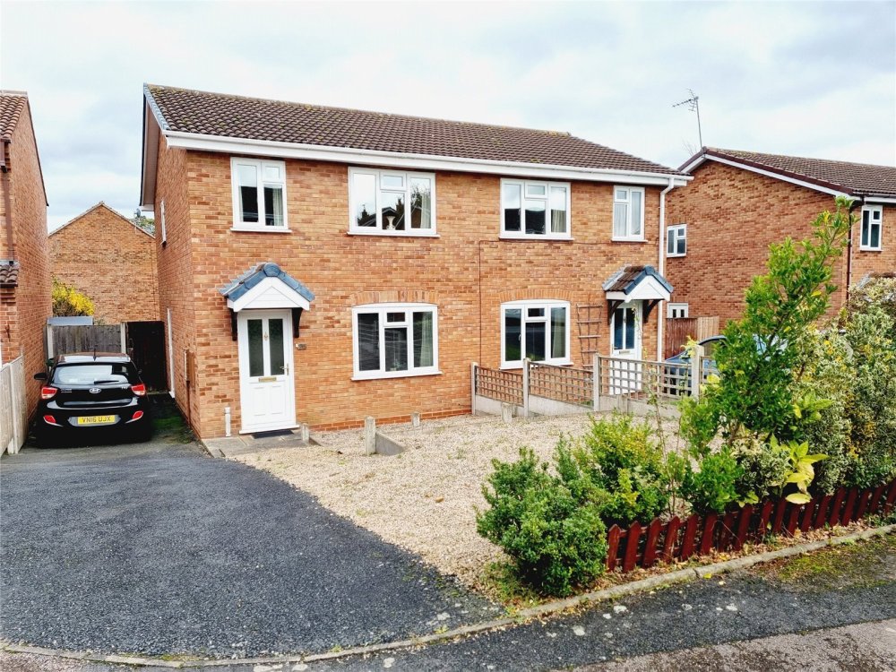 3 bedroom property for sale in Rise, Kidderminster