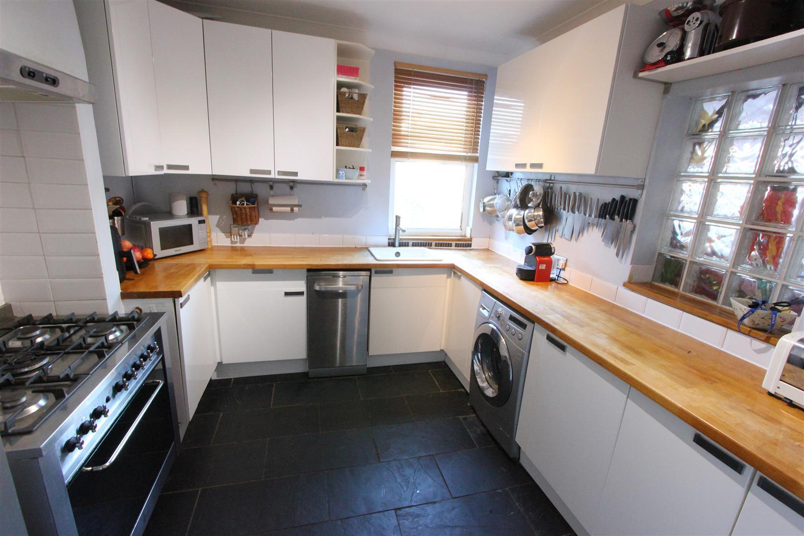 2 bedroom property for sale in Alderton Road, Croydon Offers in