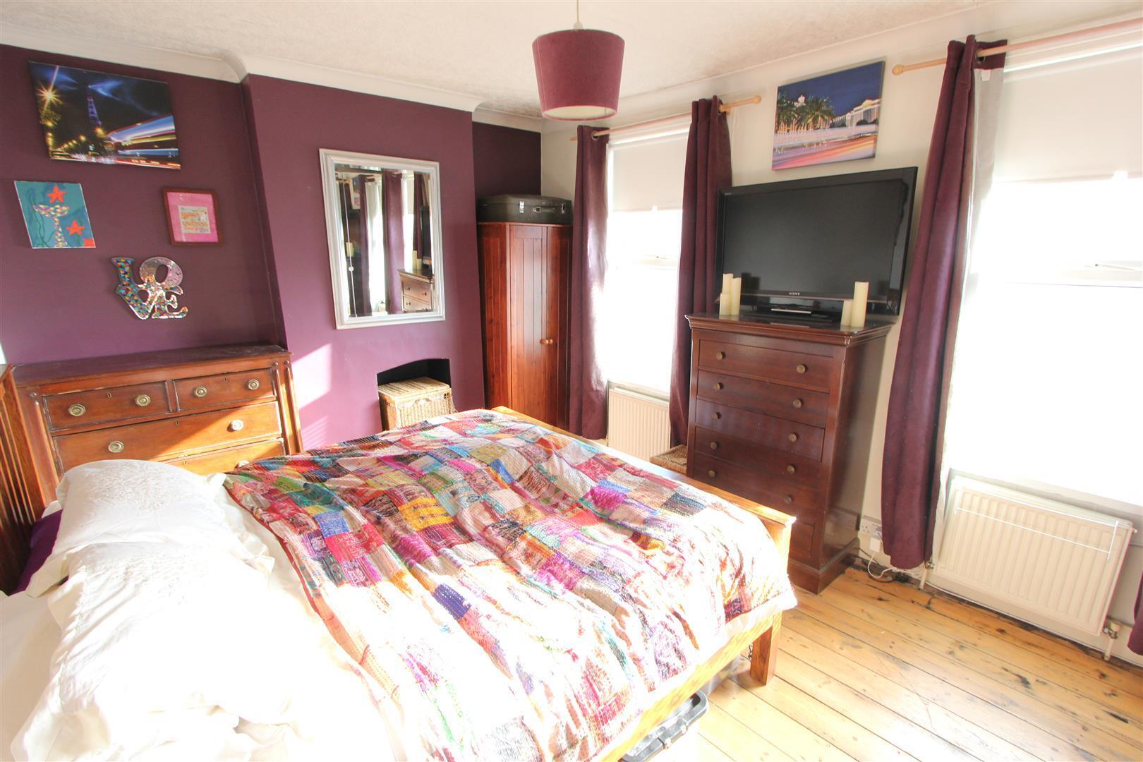 2 bedroom property for sale in Alderton Road, Croydon Offers in