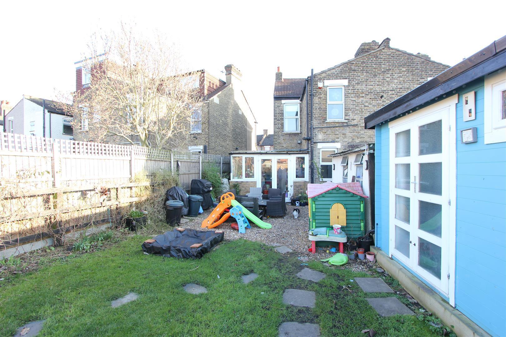 2 bedroom property for sale in Alderton Road, Croydon Offers in