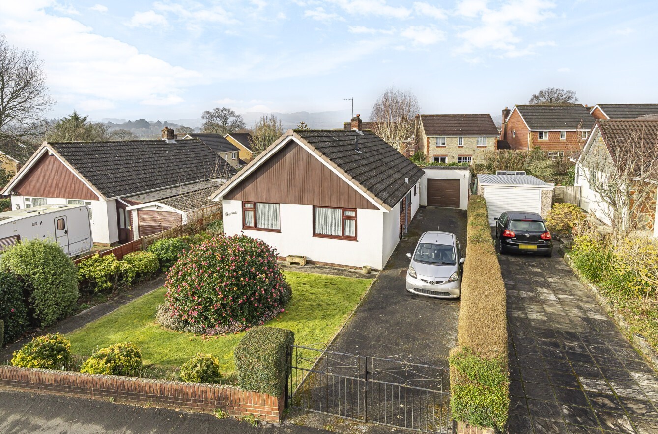 3 bedroom property for sale in Coombe Close, Bovey Tracey, Newton Abbot
