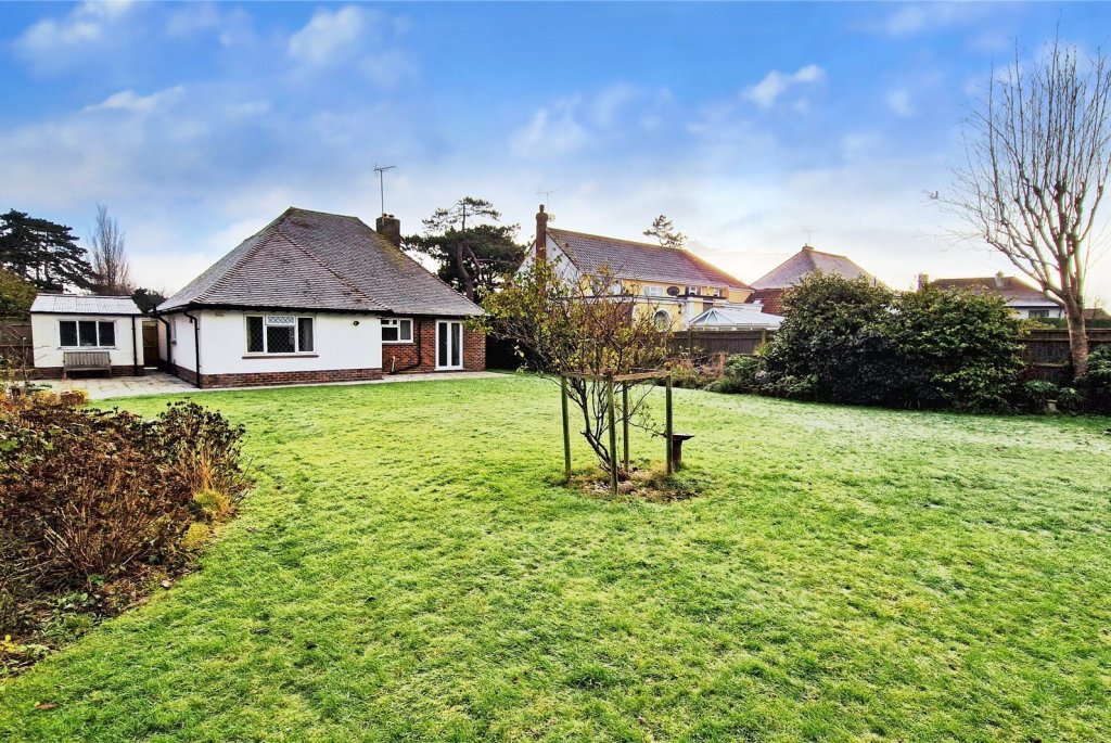 2 bedroom property for sale in Sea Avenue, Rustington, Littlehampton