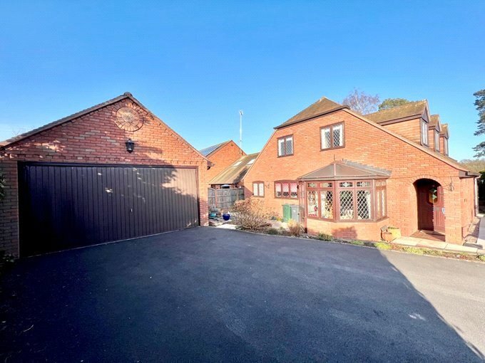 4 bedroom property for sale in Astley Gardens, Astley, StourportOn
