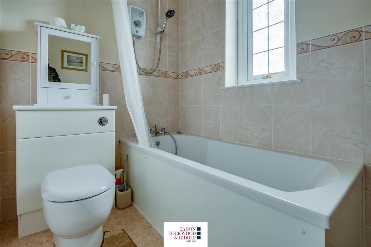 3 bedroom property for sale in Reasby Avenue, Ravenfield, Rotherham