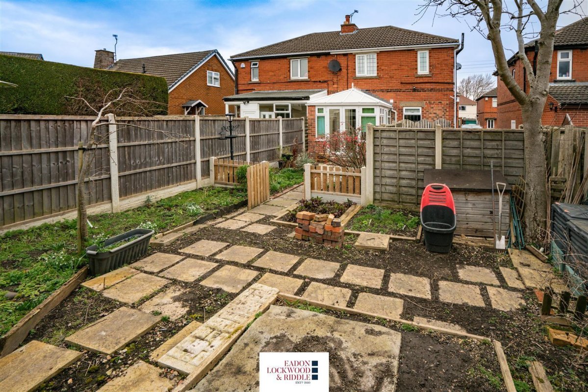 3 bedroom property for sale in Reasby Avenue, Ravenfield, Rotherham