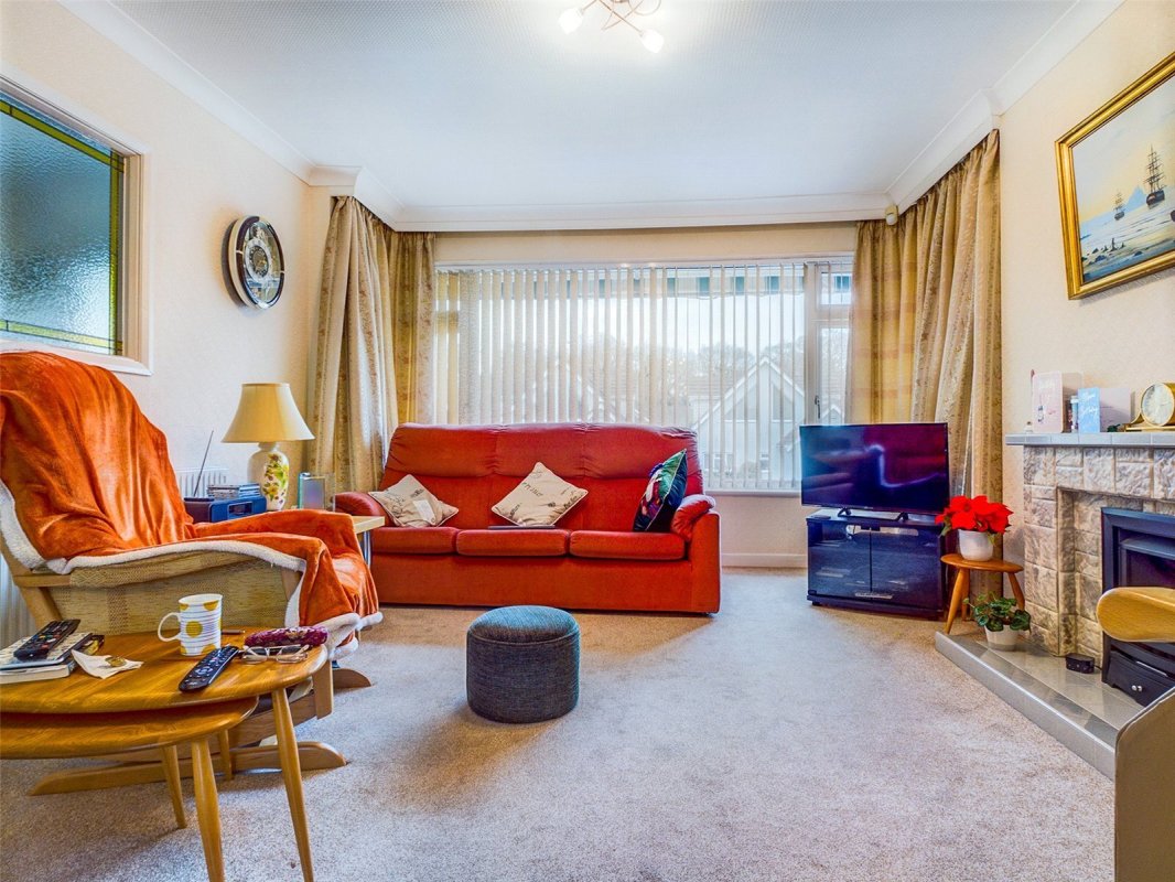 3 bedroom property for sale in Kilmington Way, Highcliffe, Christchurch