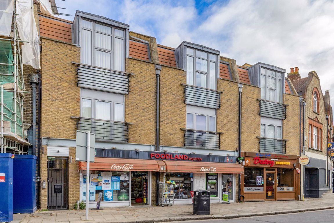 Snellers 1 bedroom property for sale in Whitton Road, Twickenham £