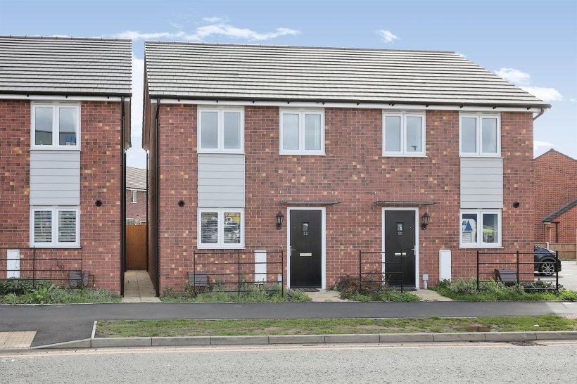 Silverwoods Way, KIDDERMINSTER 2 bedroom semidetached house Shipways
