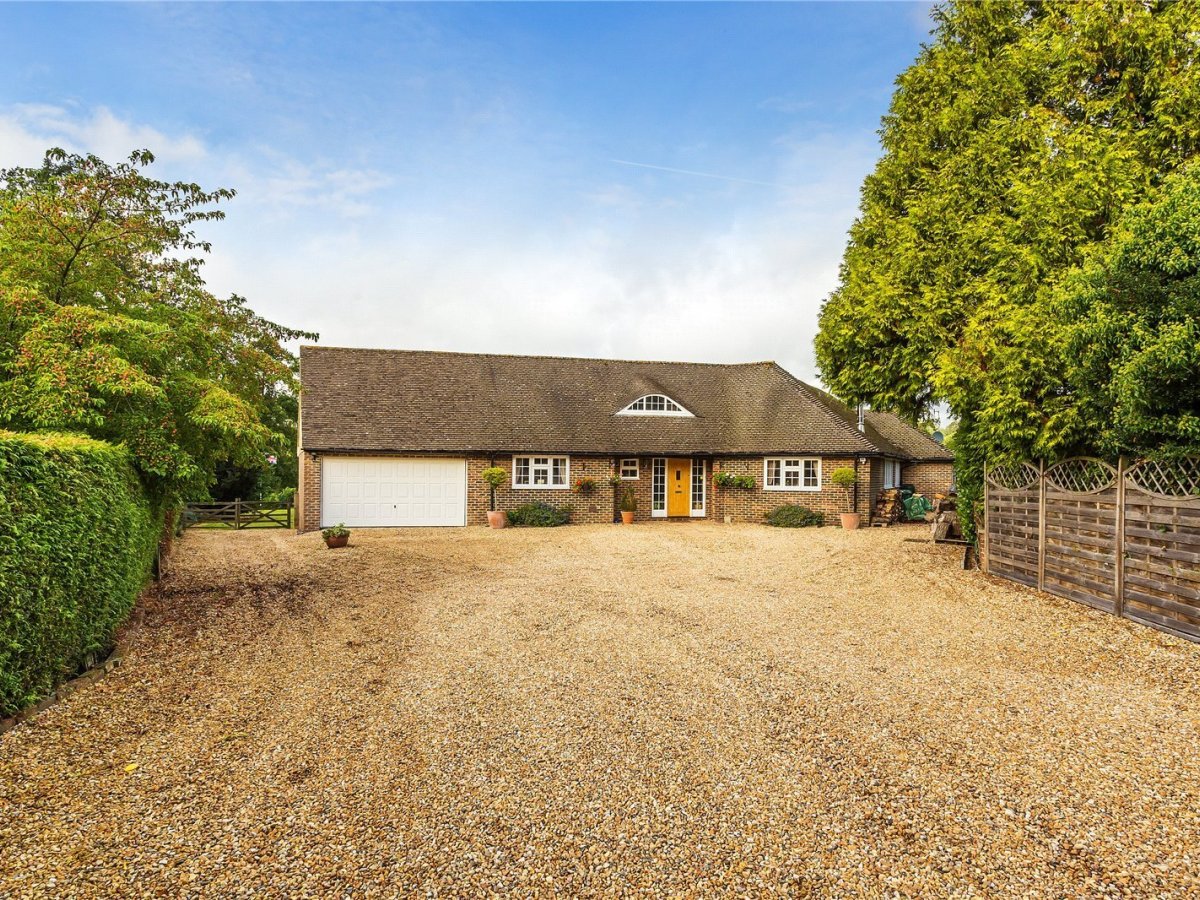 JacksonStops 5 bedroom property for sale in South Close Green