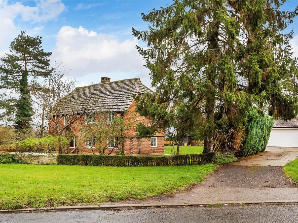 JacksonStops 4 bedroom property for sale in Nutfield Marsh Road