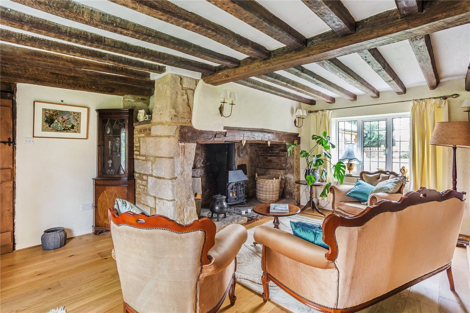 JacksonStops 4 bedroom property for sale in Nutfield Marsh Road