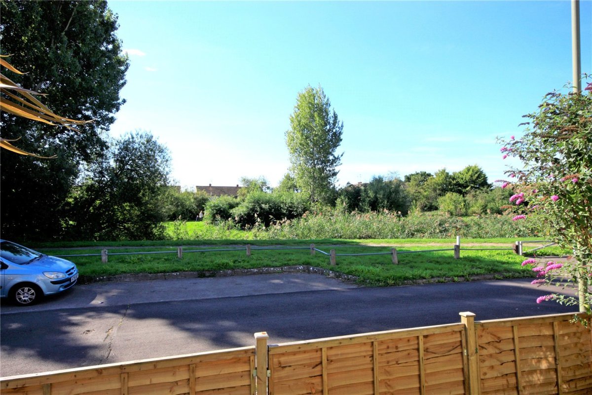 3 bedroom property for sale in Chalton Crescent, Leigh Park, Havant