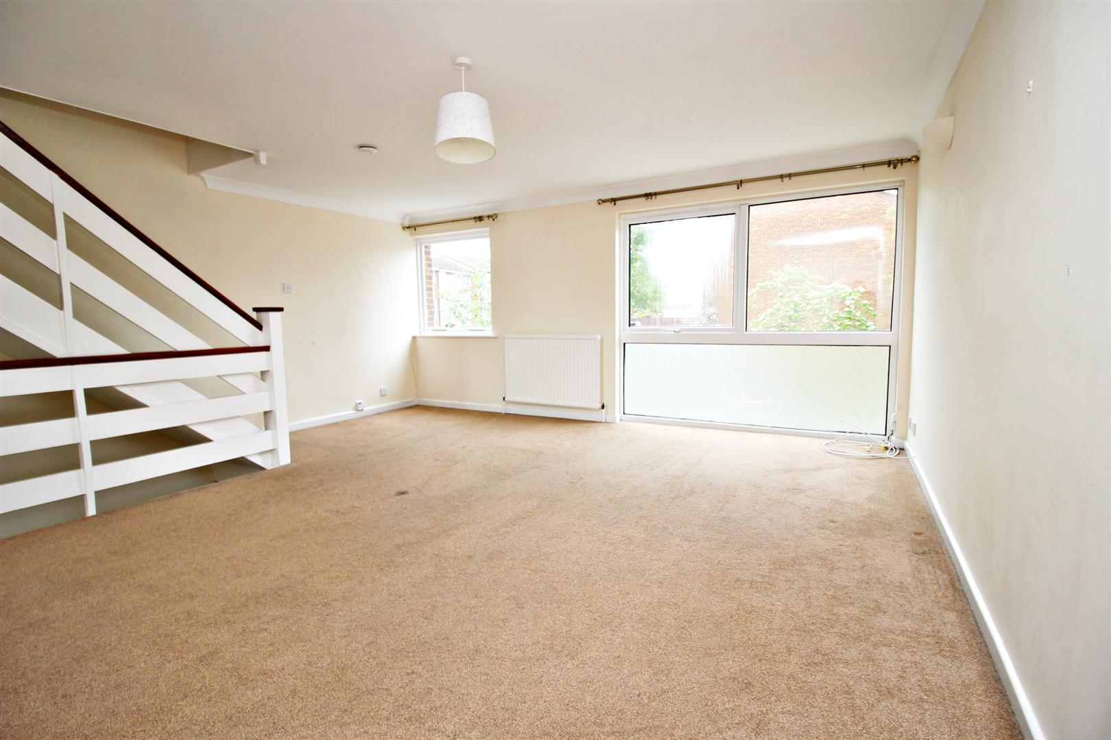 4 bedroom property for sale in Antonine Gate, St. Albans £575,000