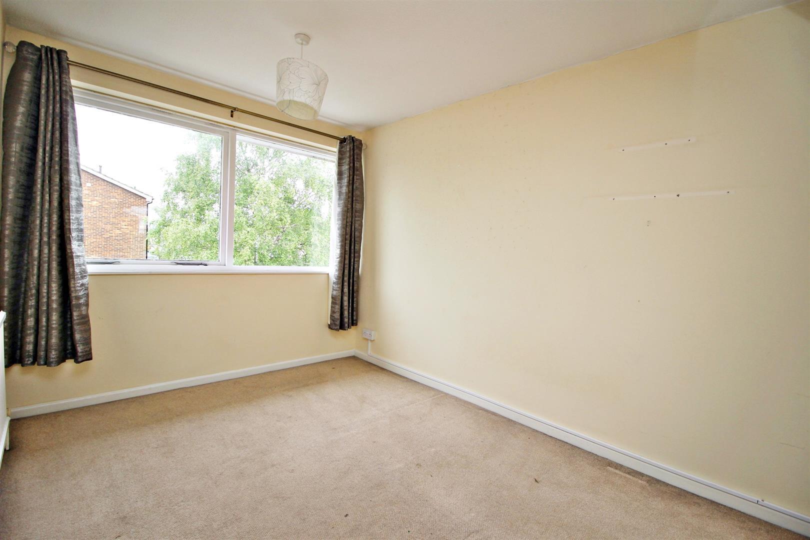 4 bedroom property for sale in Antonine Gate, St. Albans £575,000