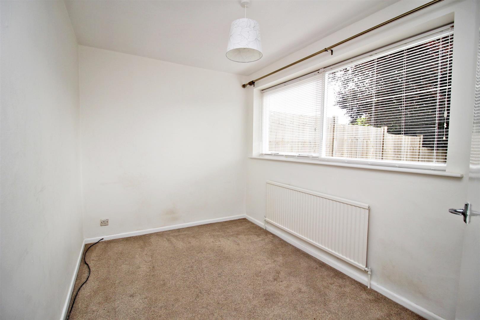 4 bedroom property for sale in Antonine Gate, St. Albans £575,000