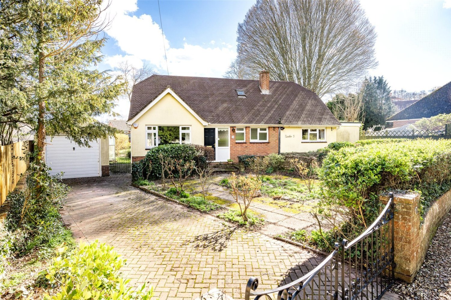 JacksonStops 4 bedroom property for sale in Charlton Manor, Charlton