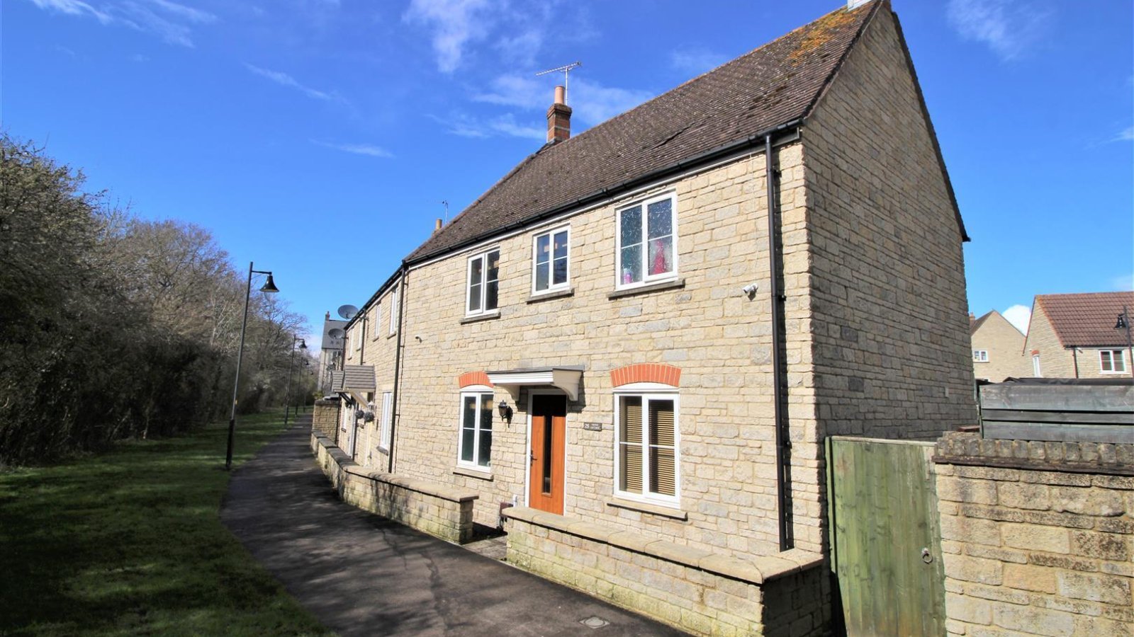 3 bedroom property for sale in Caradon Walk, Redhouse, Swindon Offers