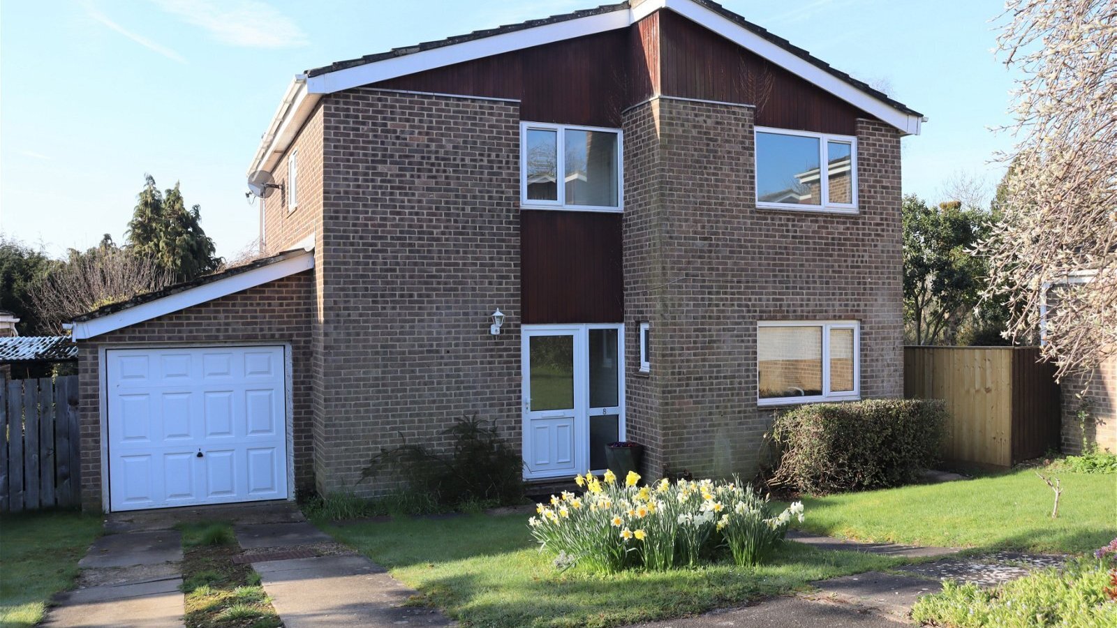 3 bedroom property for sale in Carisbrooke Close, Alresford Guide price £560,000