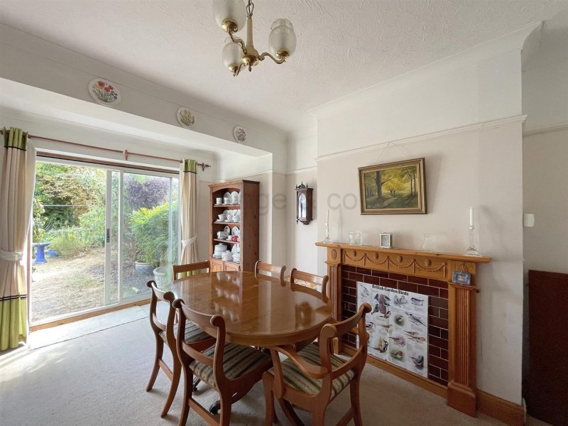 3 bedroom property for sale in Carlton Road, Lowestoft Offers in