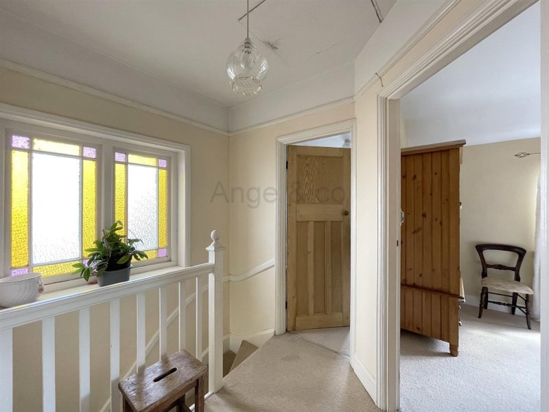 3 bedroom property for sale in Carlton Road, Lowestoft Offers in