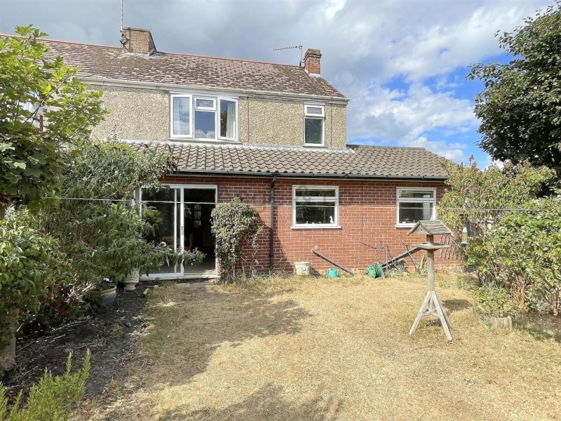 3 bedroom property for sale in Carlton Road, Lowestoft Offers in