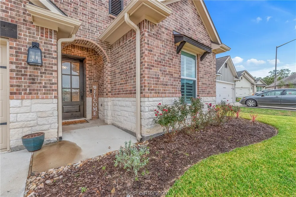 3906 Brownway Dr, College Station, TX 77845