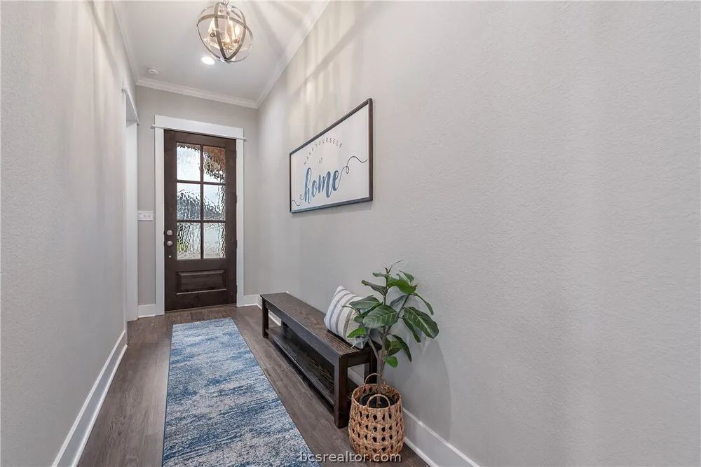 3906 Brownway Dr, College Station, TX 77845