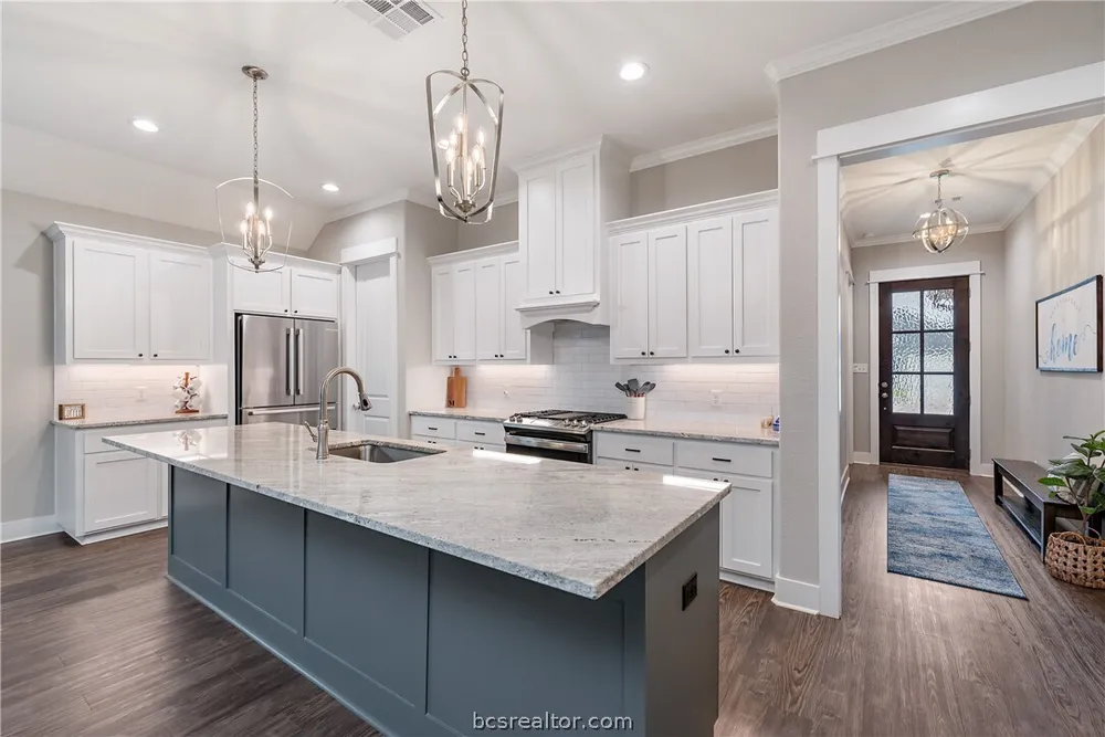 3906 Brownway Dr, College Station, TX 77845