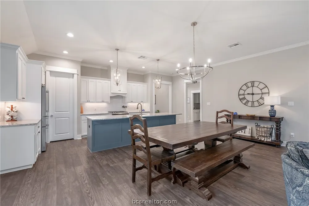 3906 Brownway Dr, College Station, TX 77845