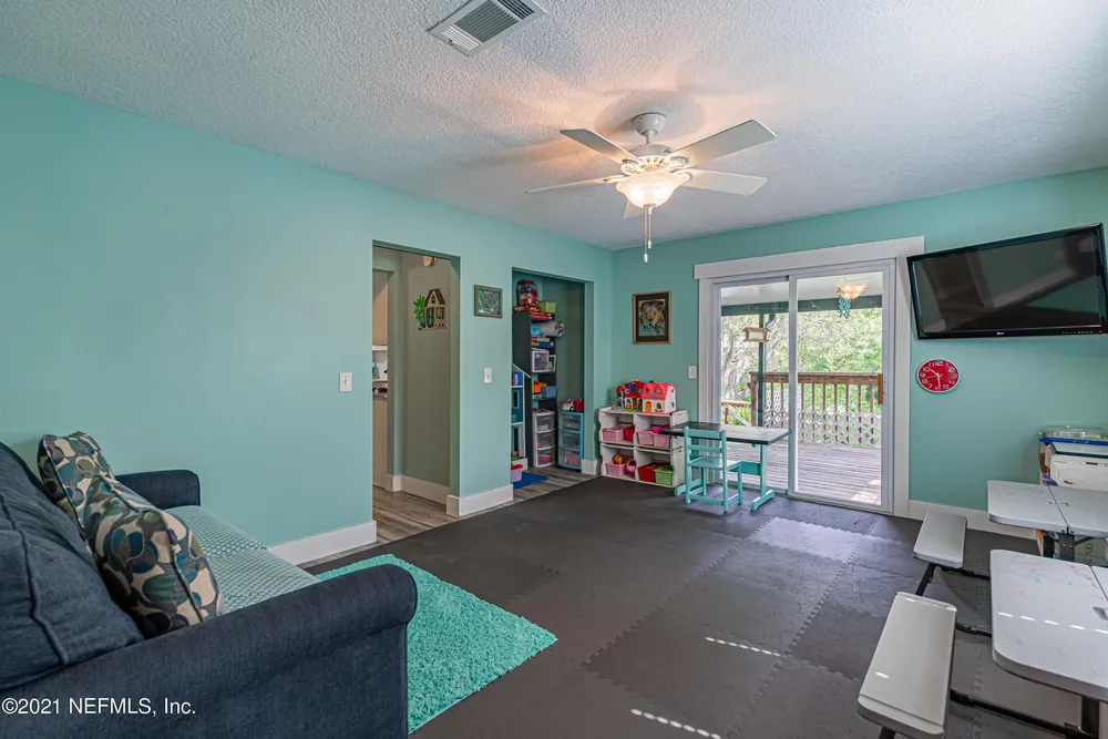 4056 Scenic Dr, Middleburg, FL 32068