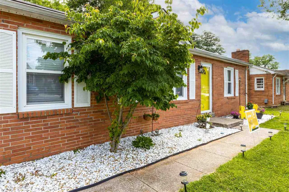 1436 Longview Dr, Bowling Green, KY 42101