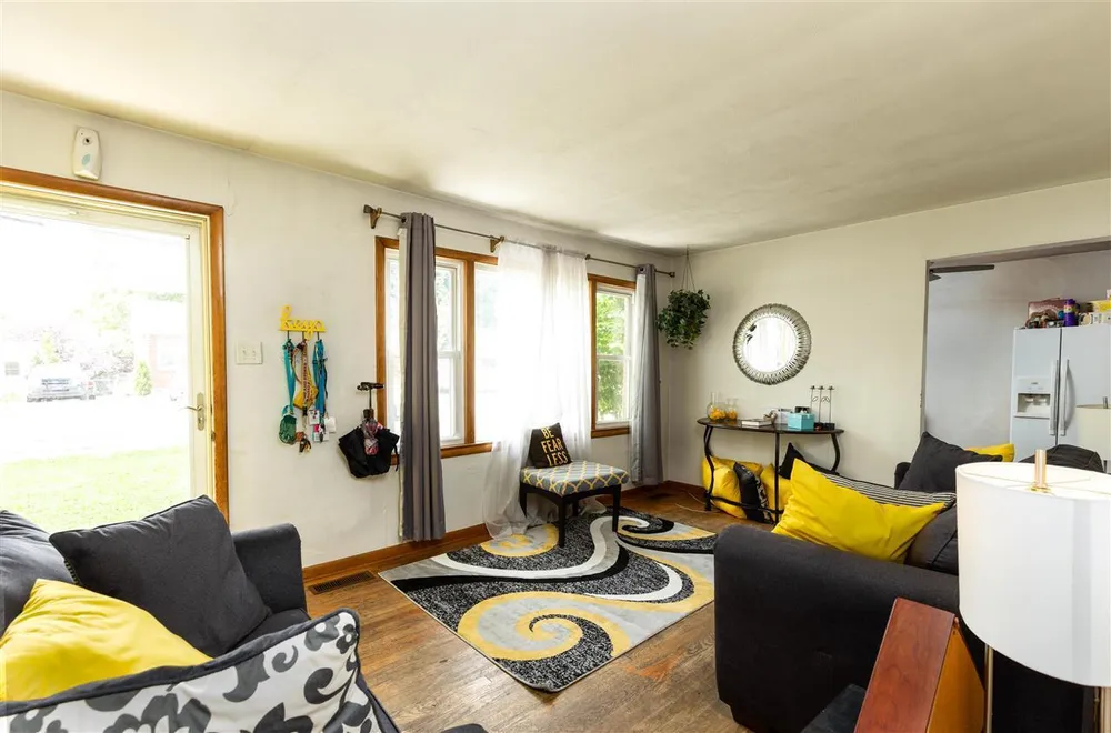 1436 Longview Dr, Bowling Green, KY 42101