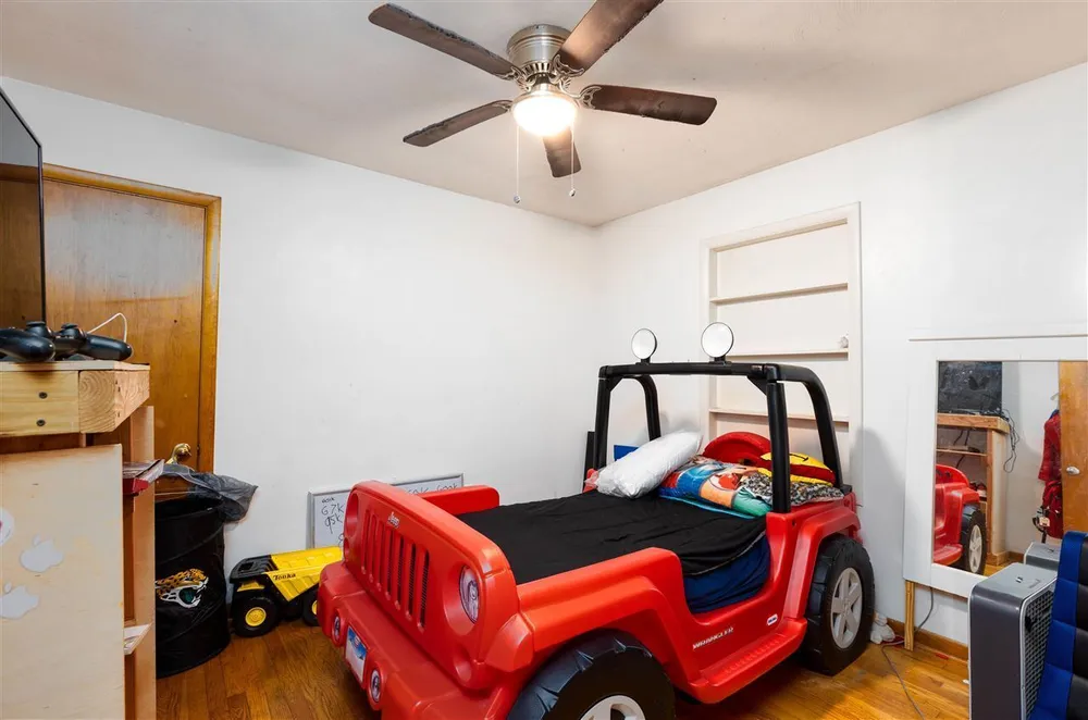 1436 Longview Dr, Bowling Green, KY 42101