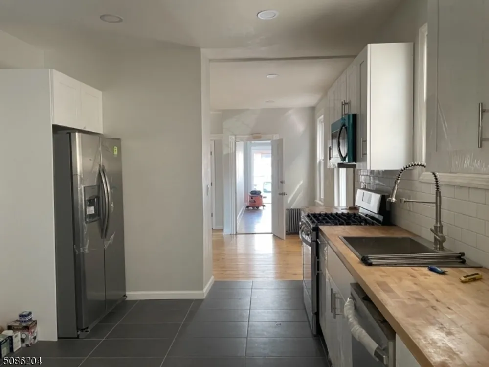 452 E Jersey St, Elizabeth, NJ 07206