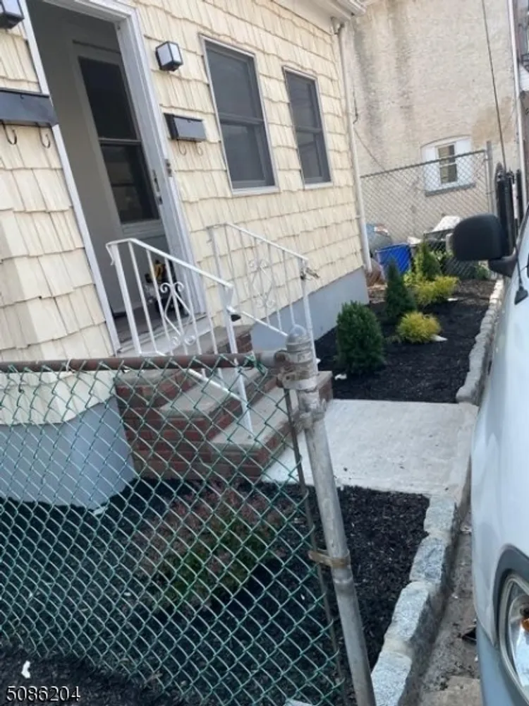 452 E Jersey St, Elizabeth, NJ 07206