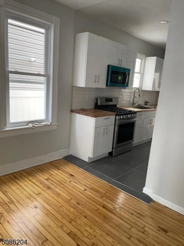 452 E Jersey St, Elizabeth, NJ 07206