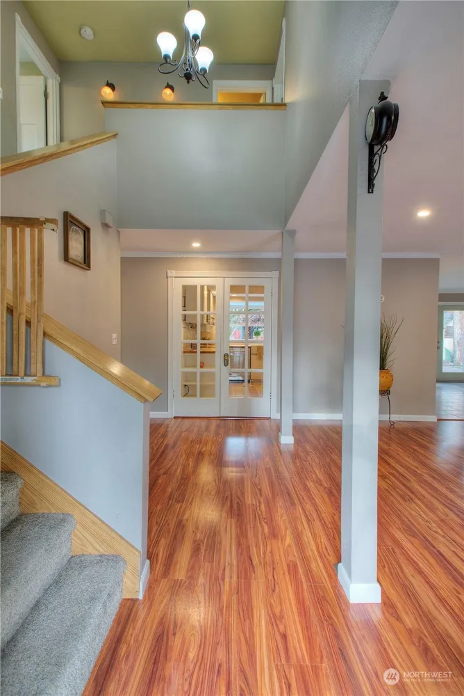 18530 SE 259th Pl, Covington, WA 98042