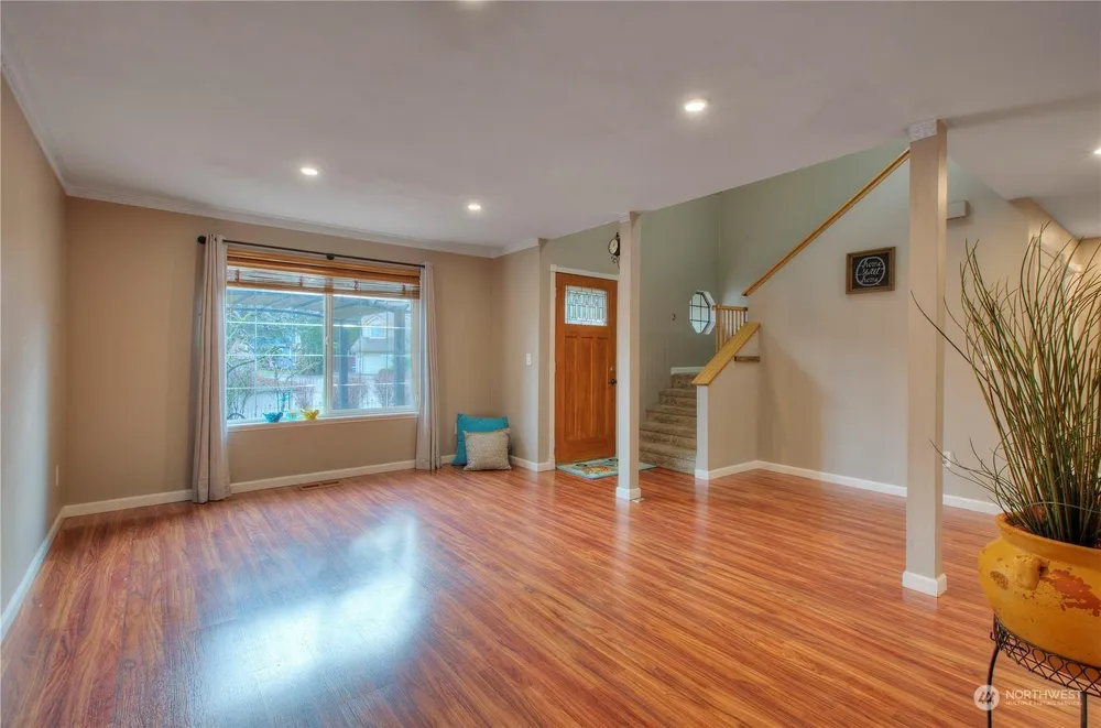 18530 SE 259th Pl, Covington, WA 98042