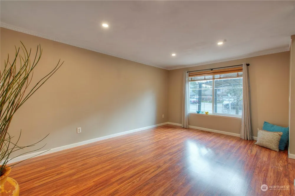 18530 SE 259th Pl, Covington, WA 98042