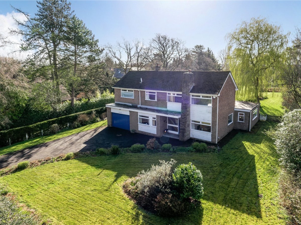 JacksonStops 4 bedroom property for sale in Withinlee Road