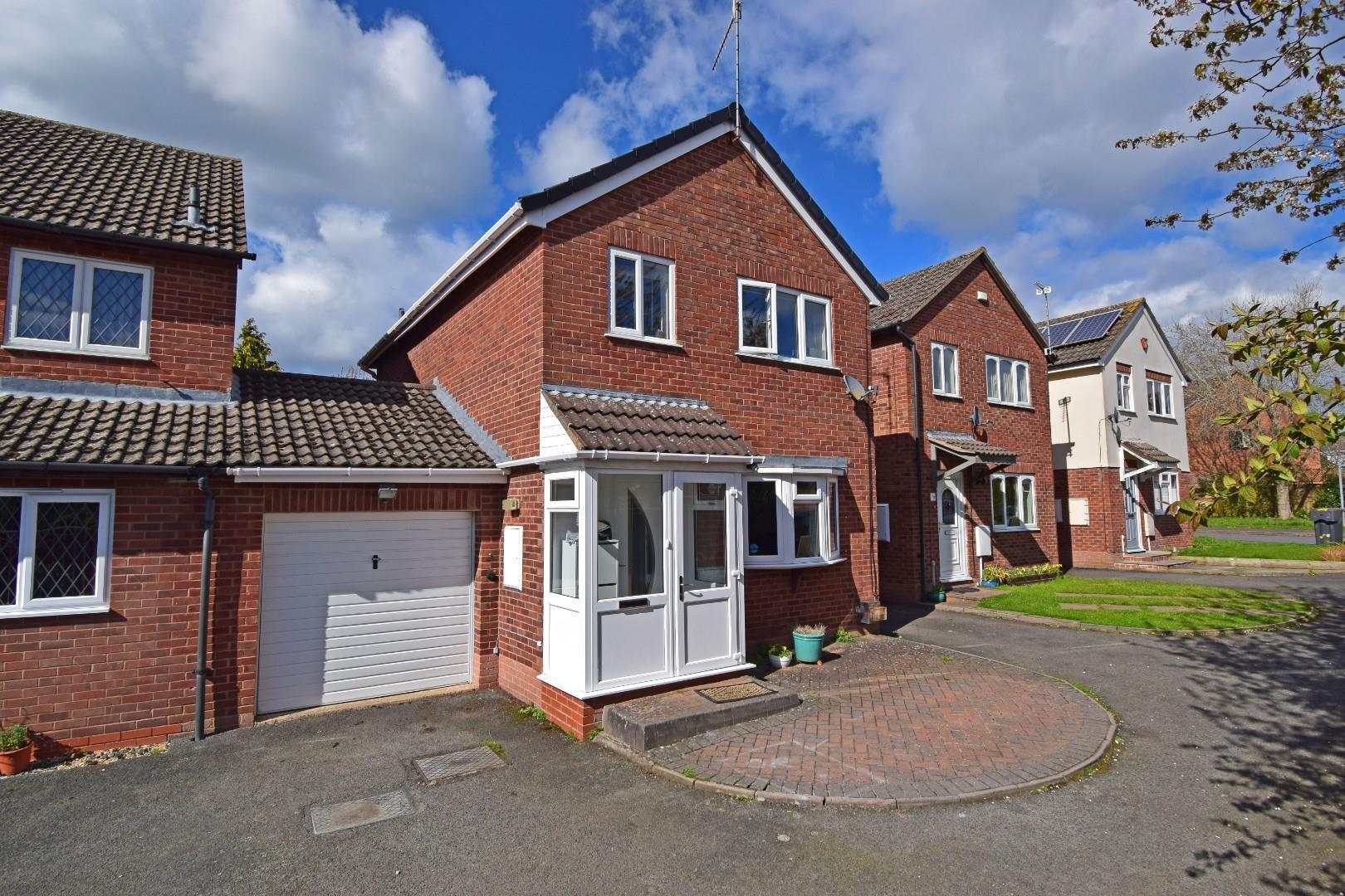 3 bedroom property for sale in 8 Harvest Close, Stoke Heath, Bromsgrove