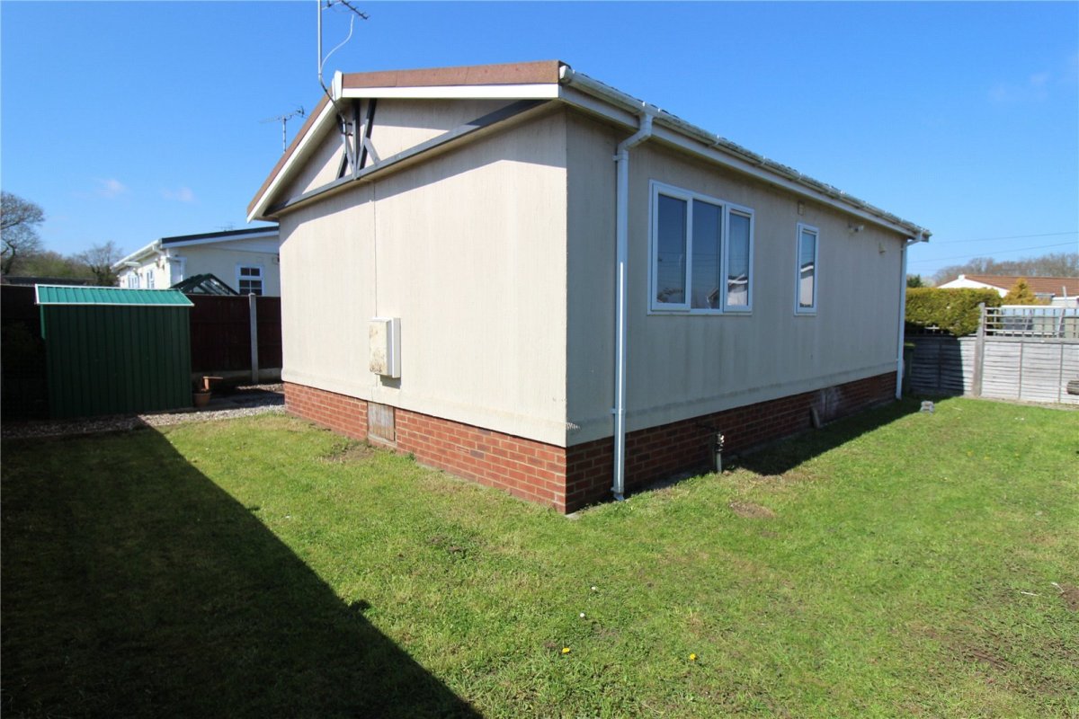 2 bedroom property for sale in Hockley Park, Lower Road, Hockley, Essex