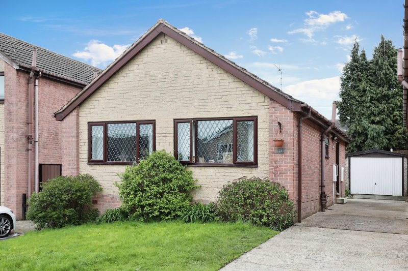 2 bedroom property for sale in Aspen Close, Killamarsh, Sheffield