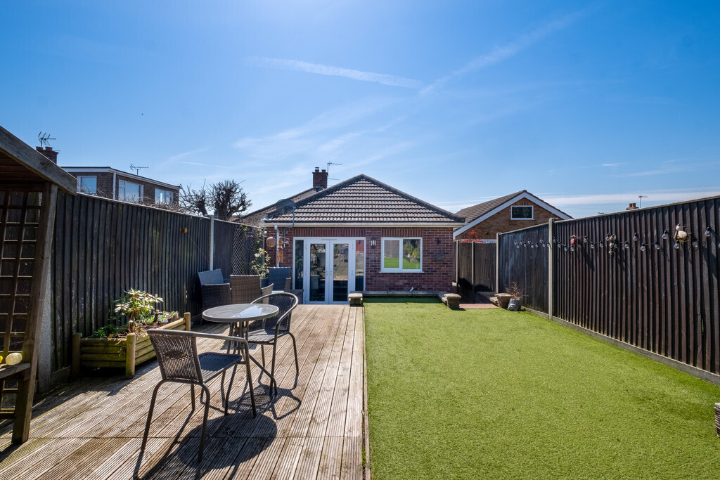 3 bedroom property for sale in Long Lane, Bradwell £264,000