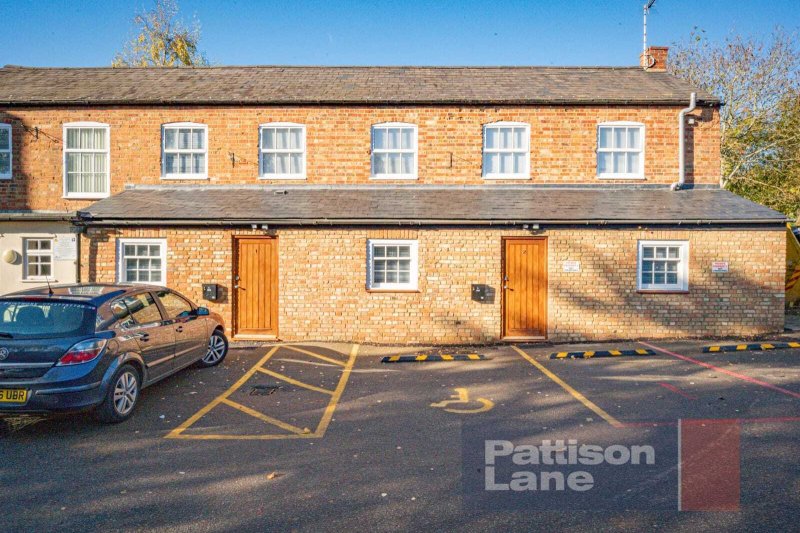 1 bedroom property to let in High Street, Desborough, KETTERING £700 pcm